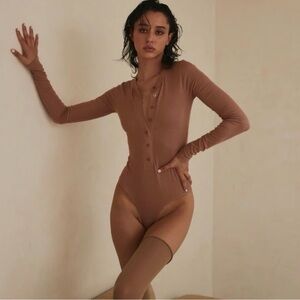 *NWT* CLYQUE The Label Bronze Annie Henley Long Sleeve Bodysuit, Size XS
